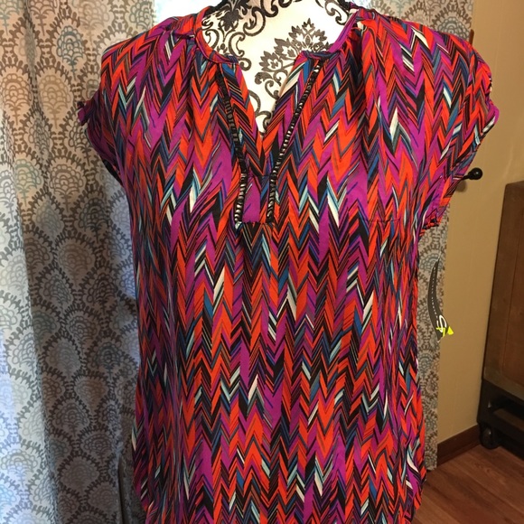 Valerie Stevens Blouse 👚 - Picture 2 of 3